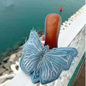 Pantoufles papillon
